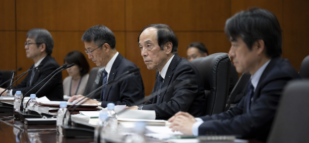 USD/JPY forecast: Japanese yen crashes as traders predict 2 BoJ rate hikes